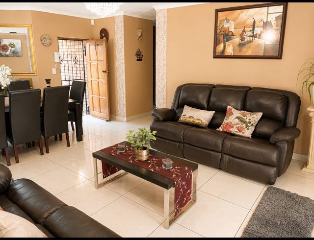 3 BEDROOM HOUSE FOR SALE IN ZWARTKOP